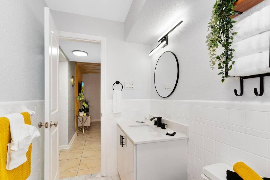 Ocean 17 - Seaglass Apartment *