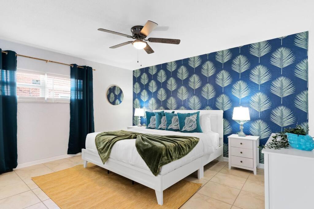 Ocean 17 - Seaglass Indian Harbour Beach
