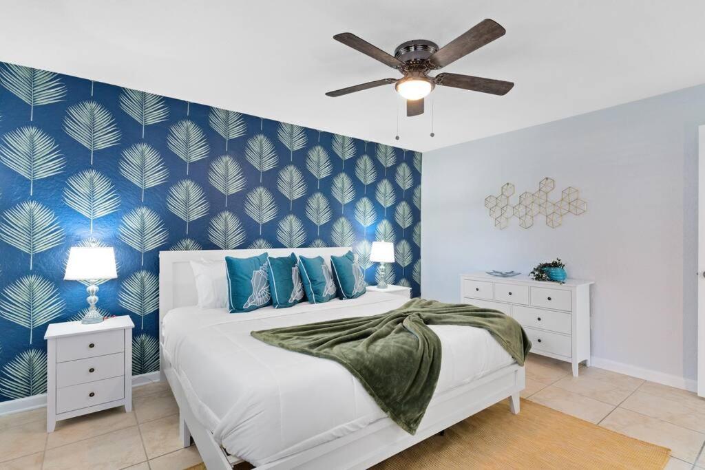 Ocean 17 - Seaglass Apartment