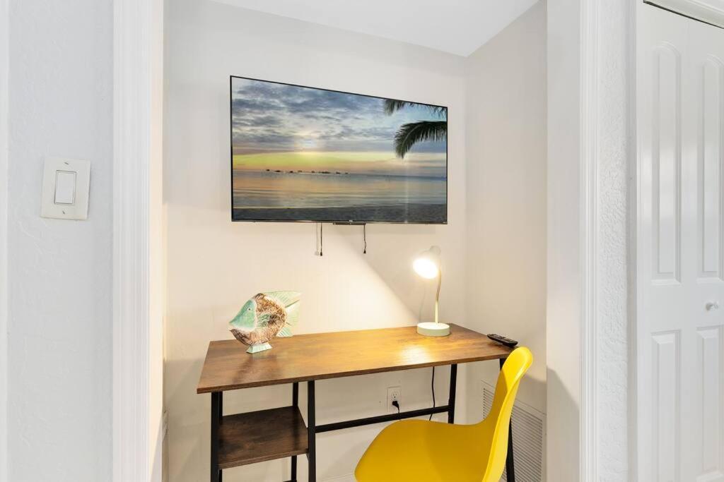 Ocean 17 - Seaglass Apartment